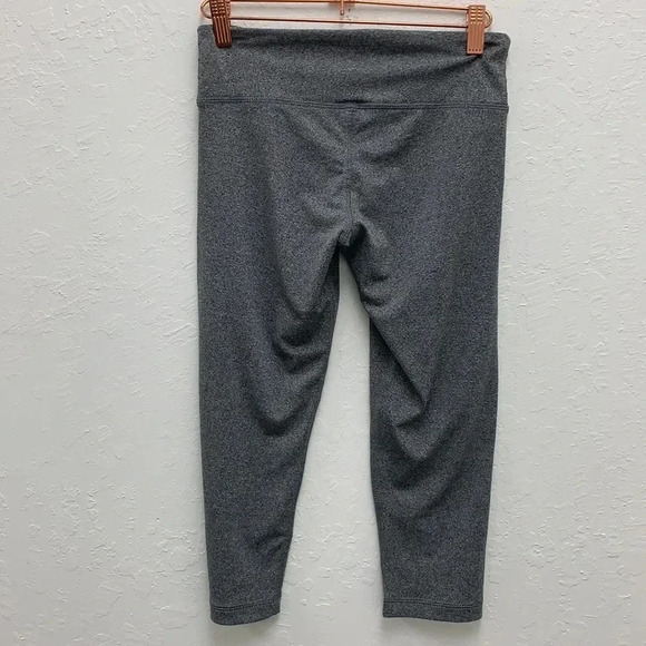 Nike Dri-Fit NWT Capri Leggings Gray Size Small - Picture 3 of 4